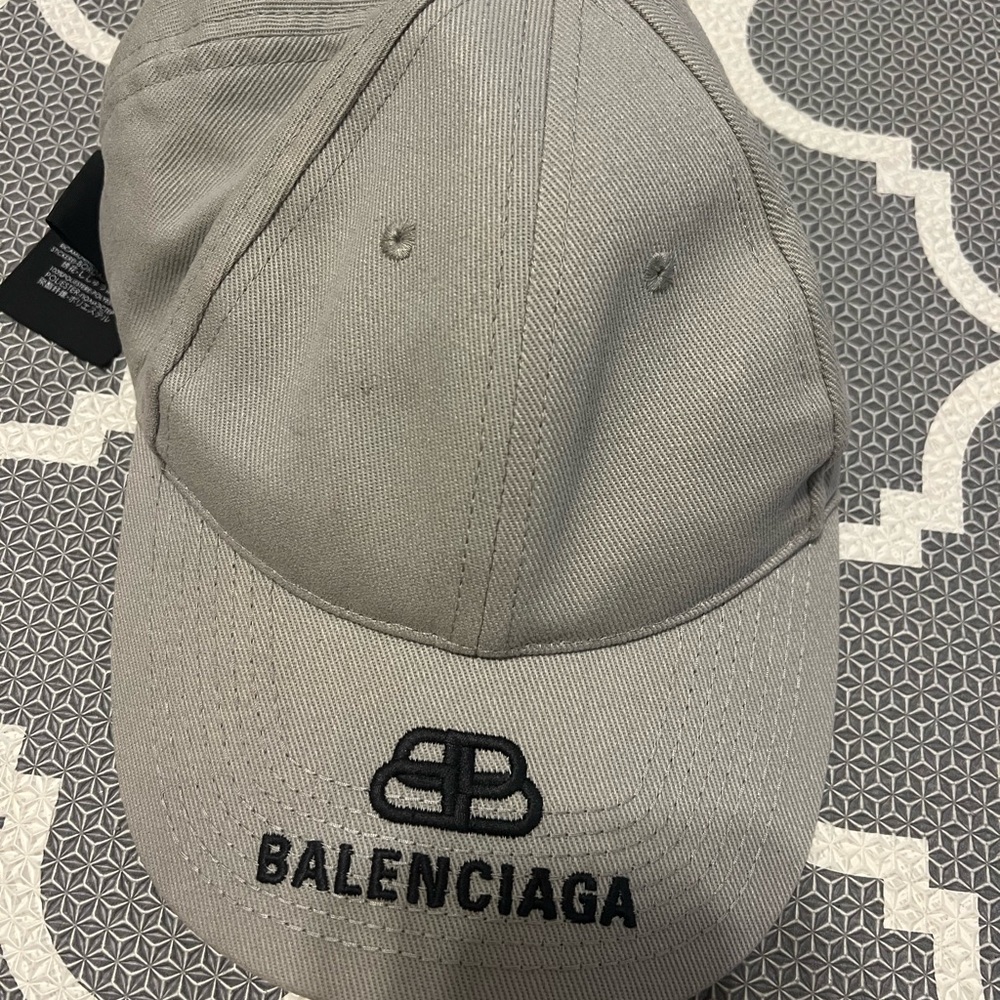 Balenciaga Light Gray Logo Cap - Picture 2 of 3